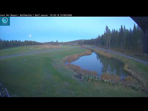 Golfkenttä at golden hour